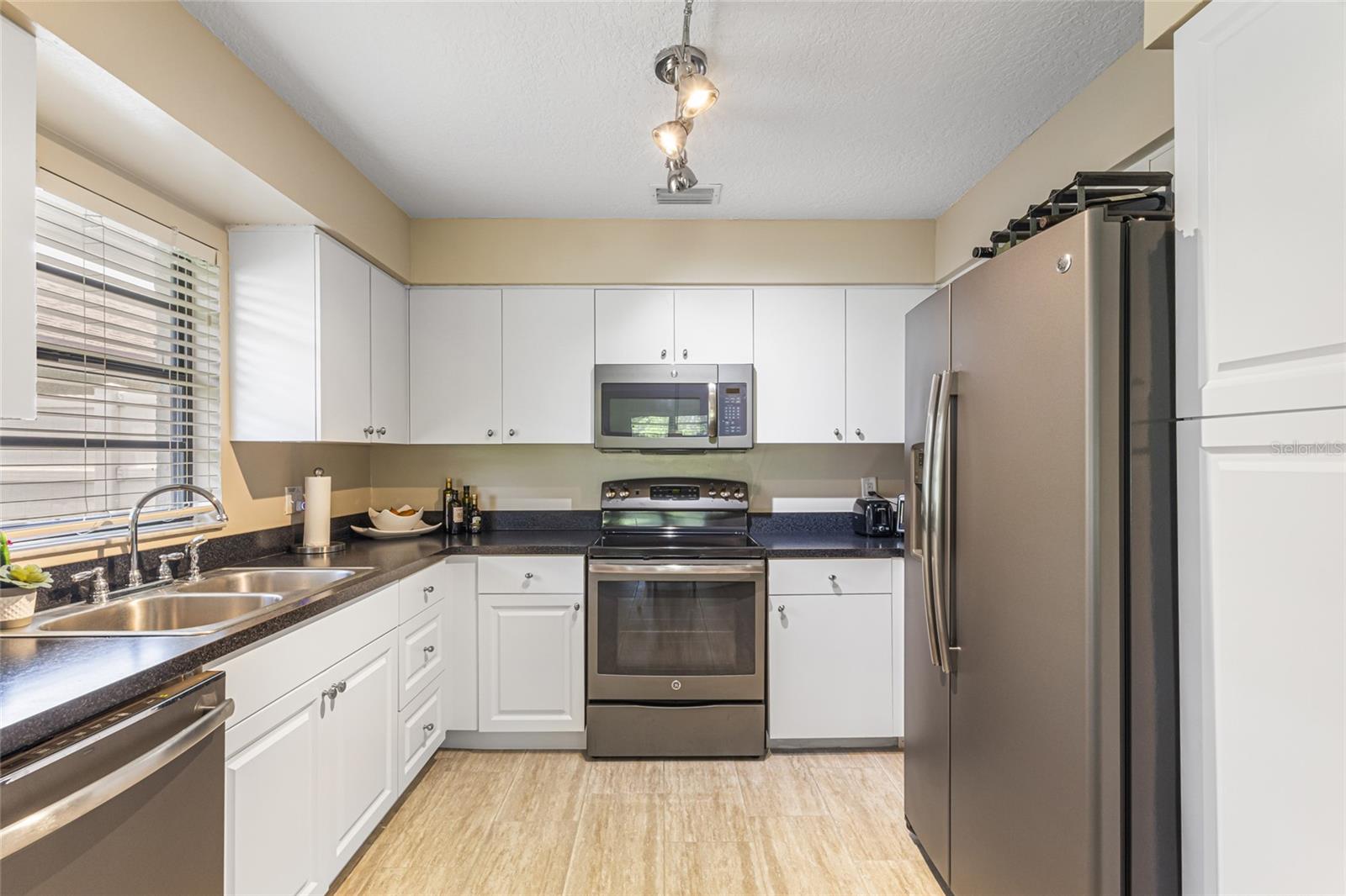 Image 13 of 32 For 6322 Greengate Drive