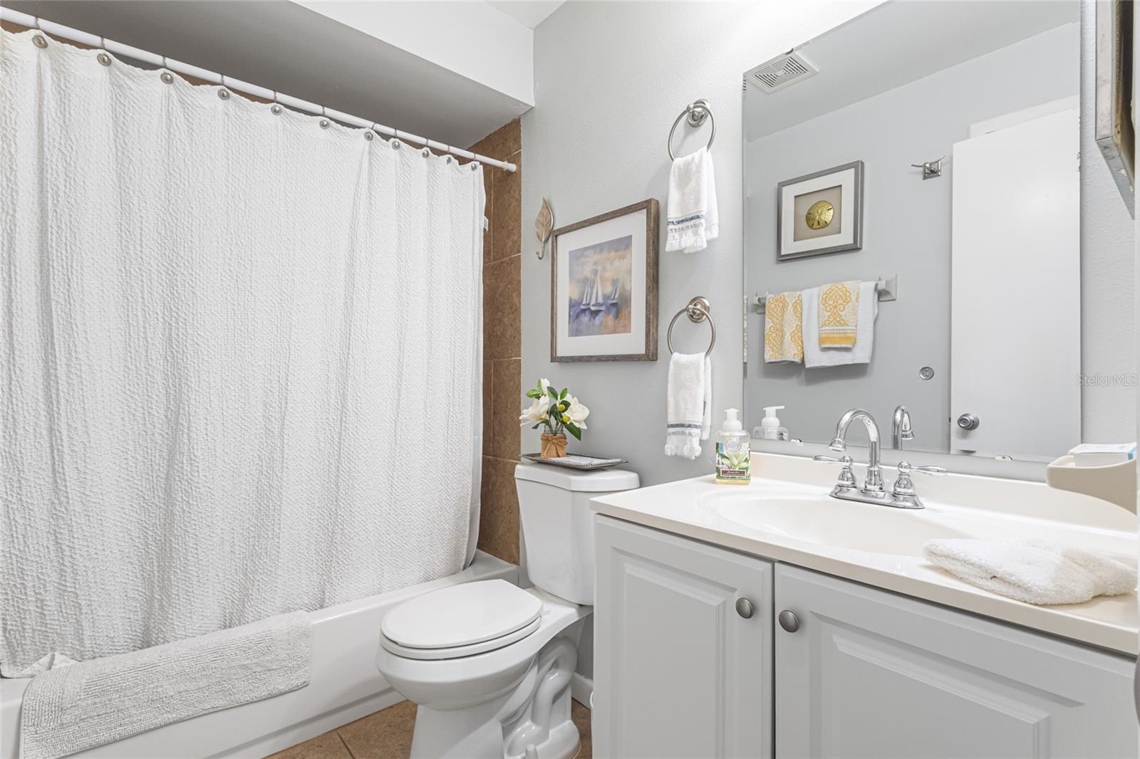 Image 18 of 32 For 6322 Greengate Drive