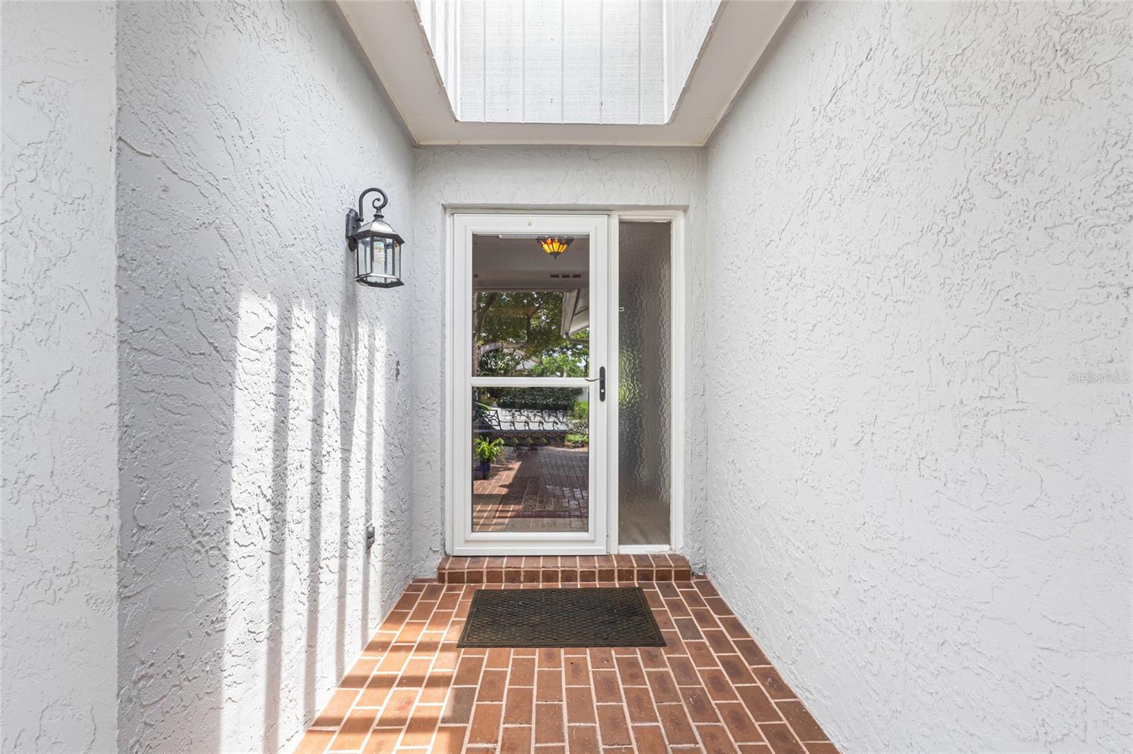 Image 4 of 32 For 6322 Greengate Drive
