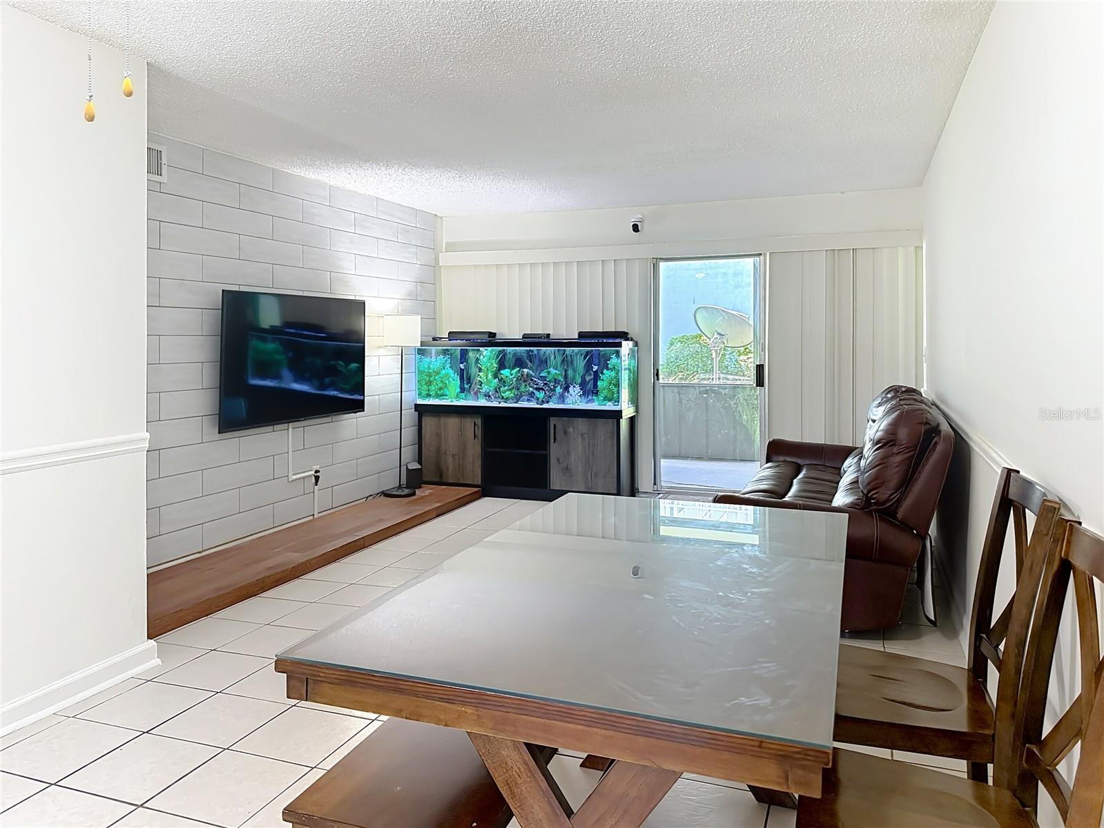 Image 4 of 22 For 6519 Newberry Road 202