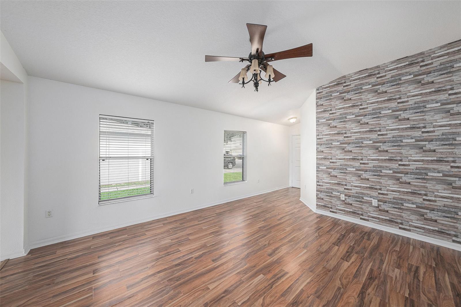 Image 5 of 26 For 11814 Mango Cross Court