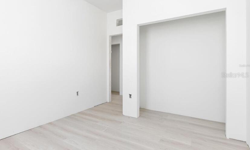 Image 3 of 5 For 3304 Glencove Street