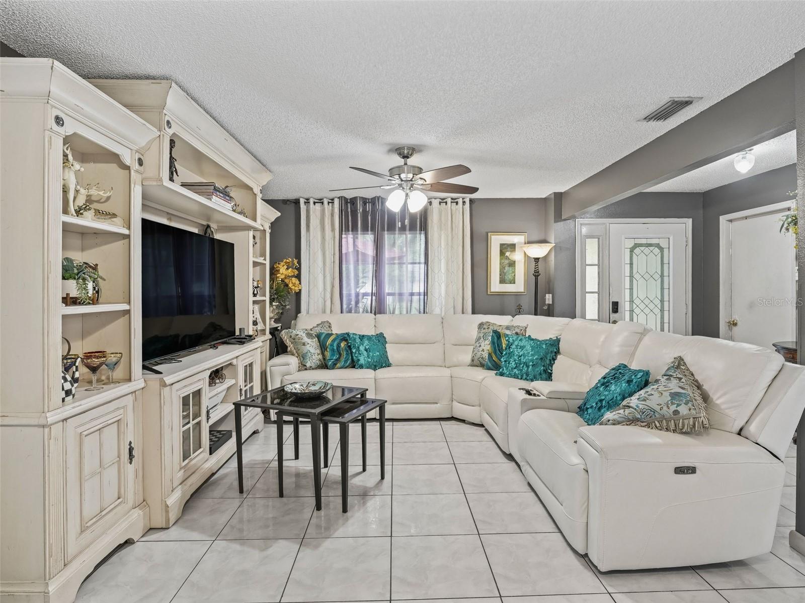 Image 9 of 51 For 2013 Ipsden Drive