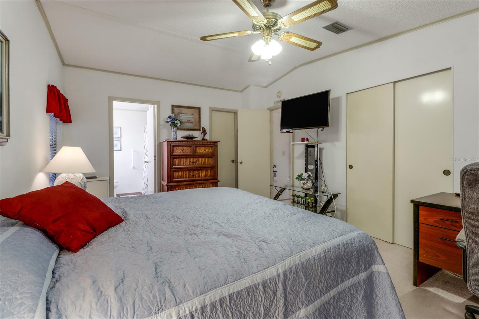 Image 13 of 24 For 192 Queen Palm Drive