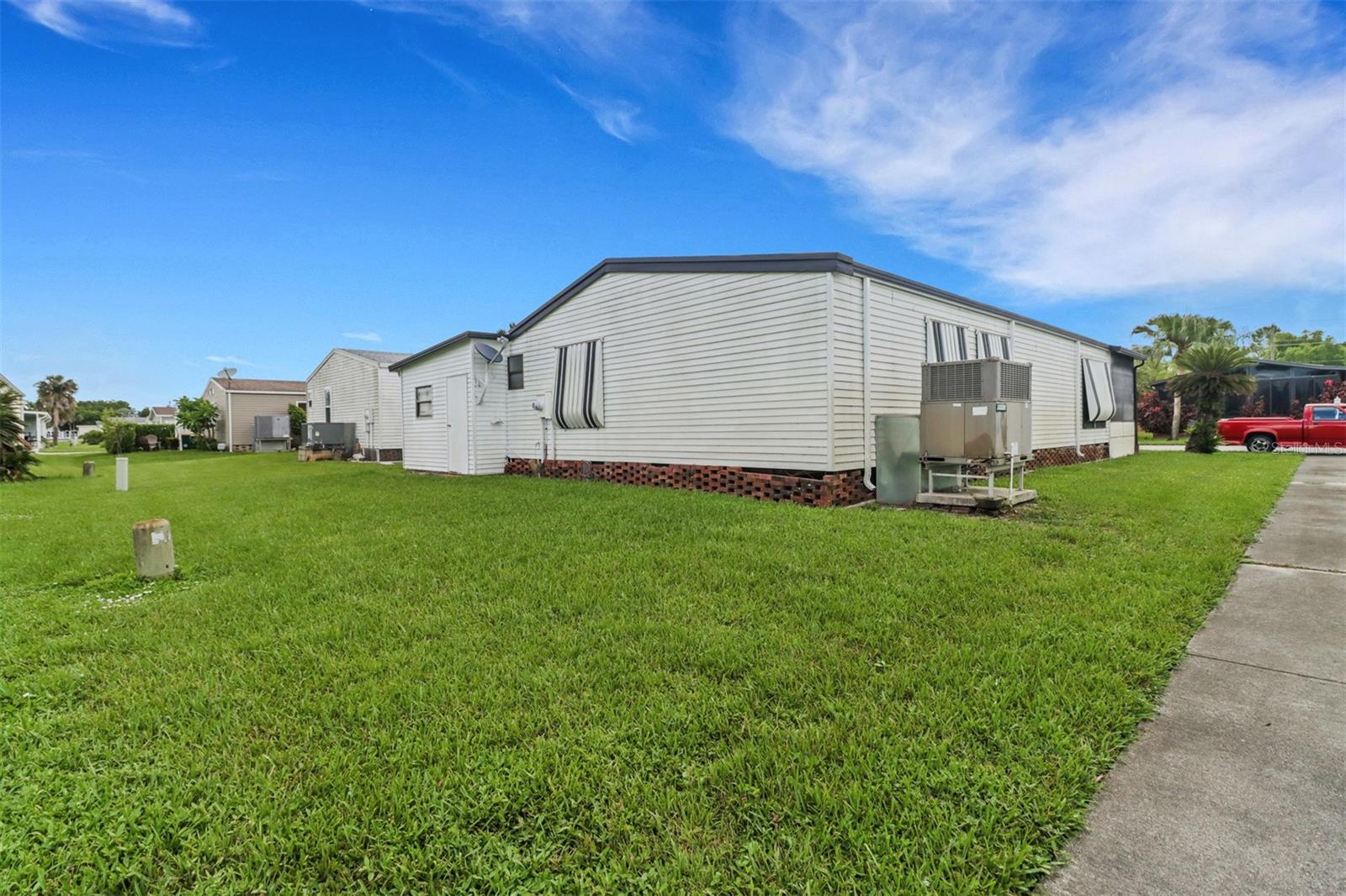 Image 4 of 24 For 192 Queen Palm Drive