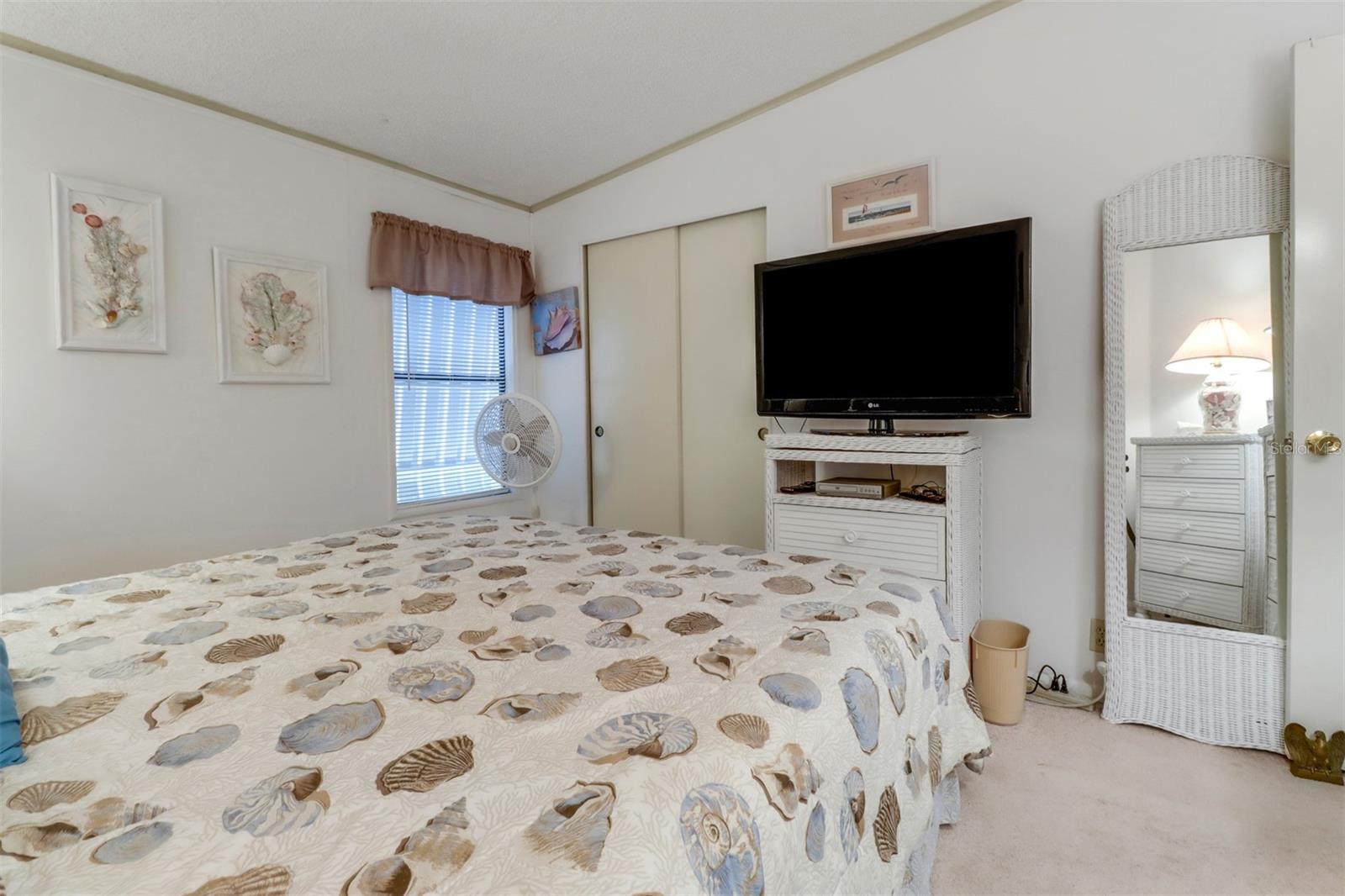 Image 6 of 24 For 192 Queen Palm Drive