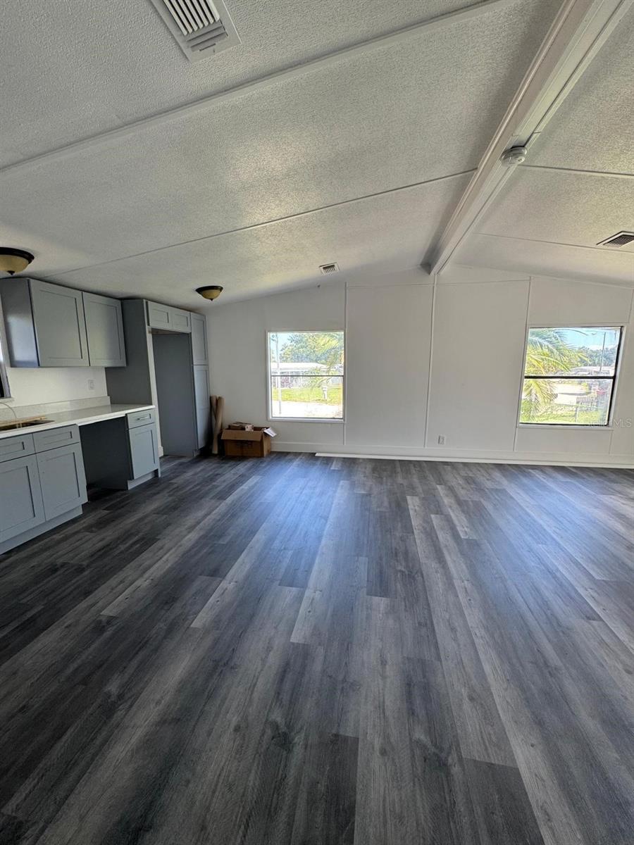 Image 14 of 23 For 535 Skyline Drive W