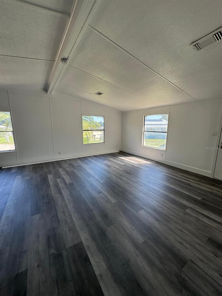 Image 16 of 23 For 535 Skyline Drive W