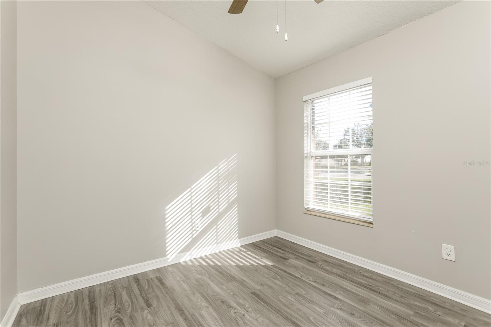 Image 12 of 16 For 9888 Balmoral Circle
