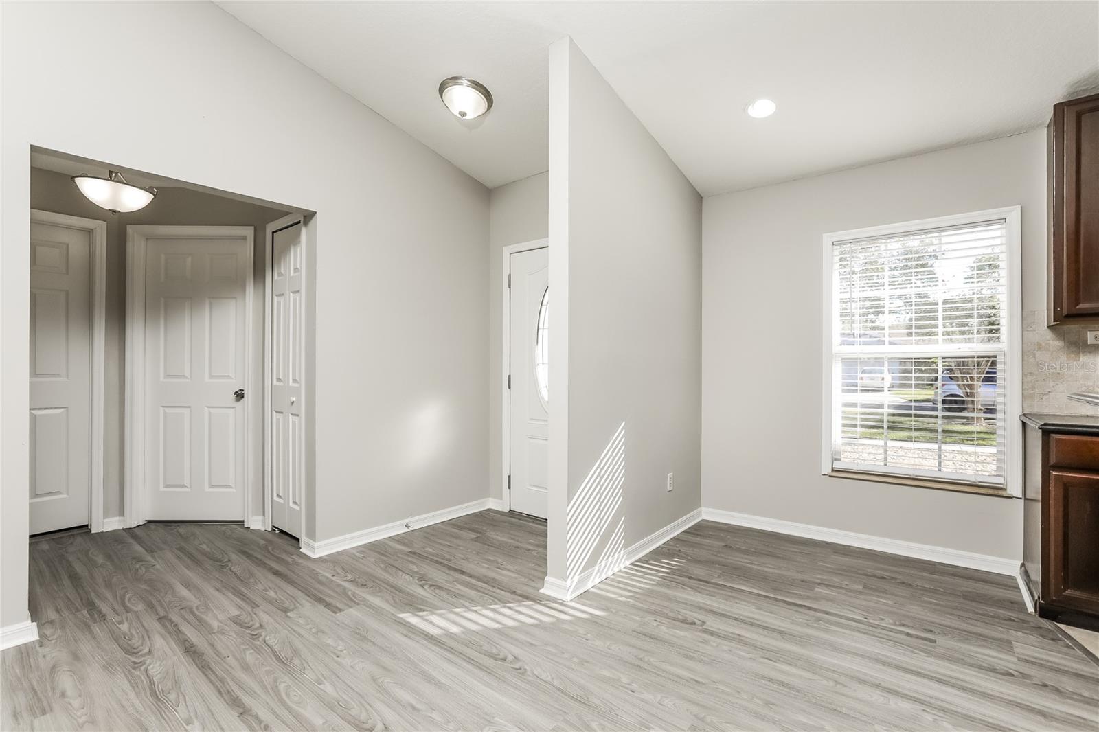 Image 5 of 16 For 9888 Balmoral Circle