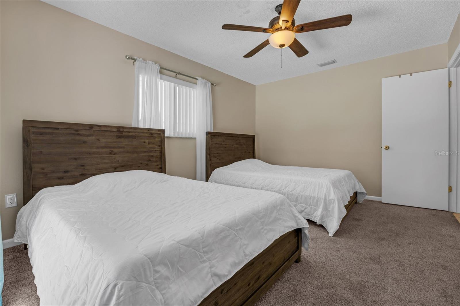 Image 13 of 78 For 5143 Darden Avenue