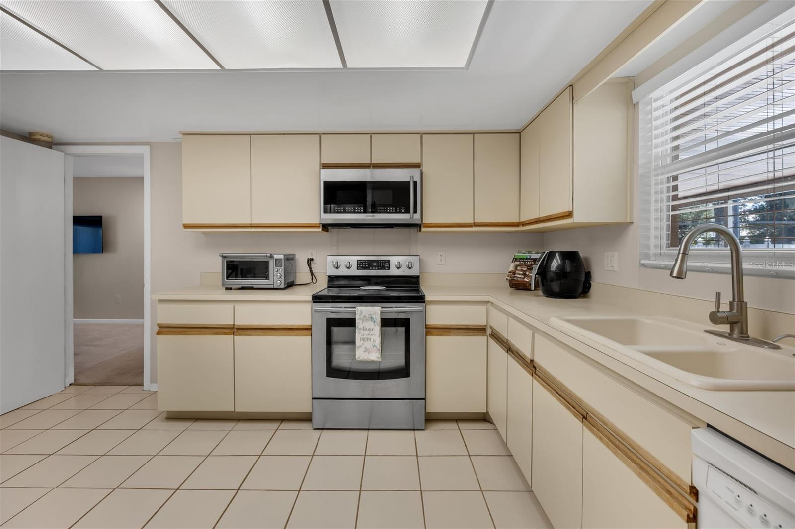 Image 33 of 78 For 5143 Darden Avenue