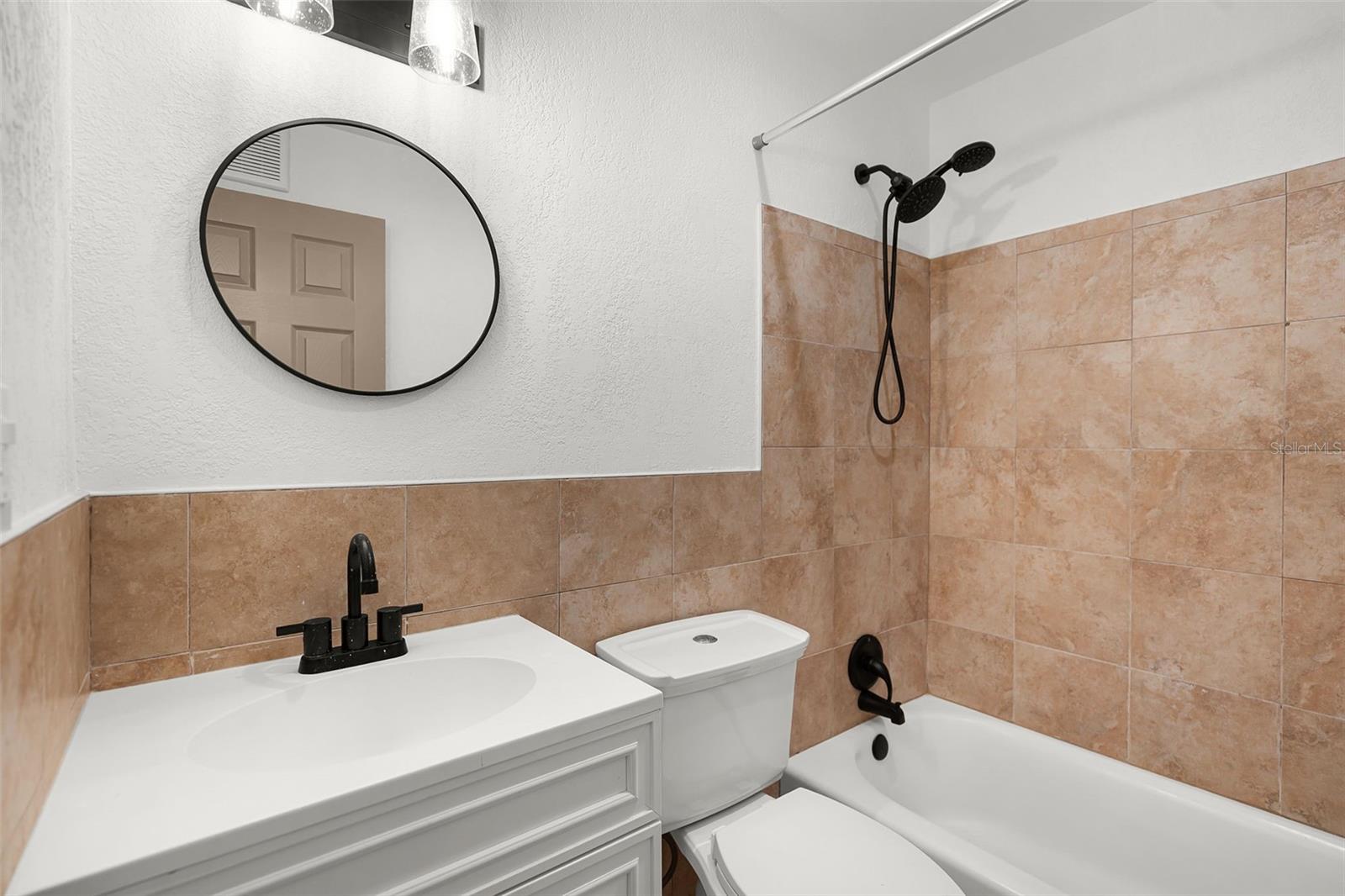Image 10 of 14 For 2353 Shelley Street 21