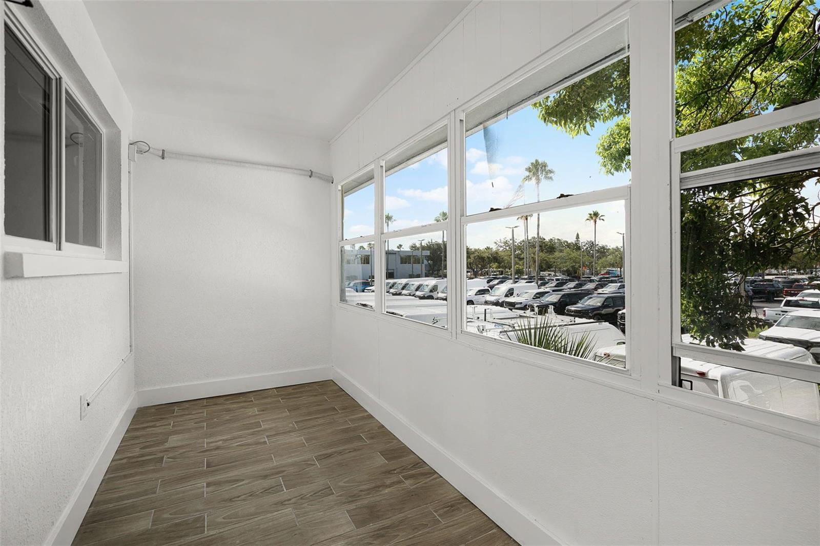 Image 7 of 14 For 2353 Shelley Street 21