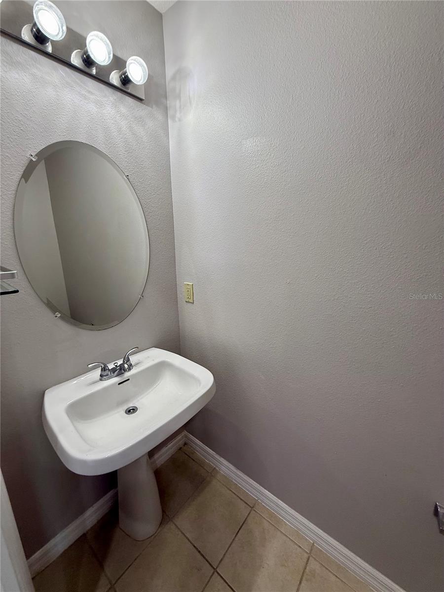 Image 15 of 24 For 3712 Avalon Park East Boulevard
