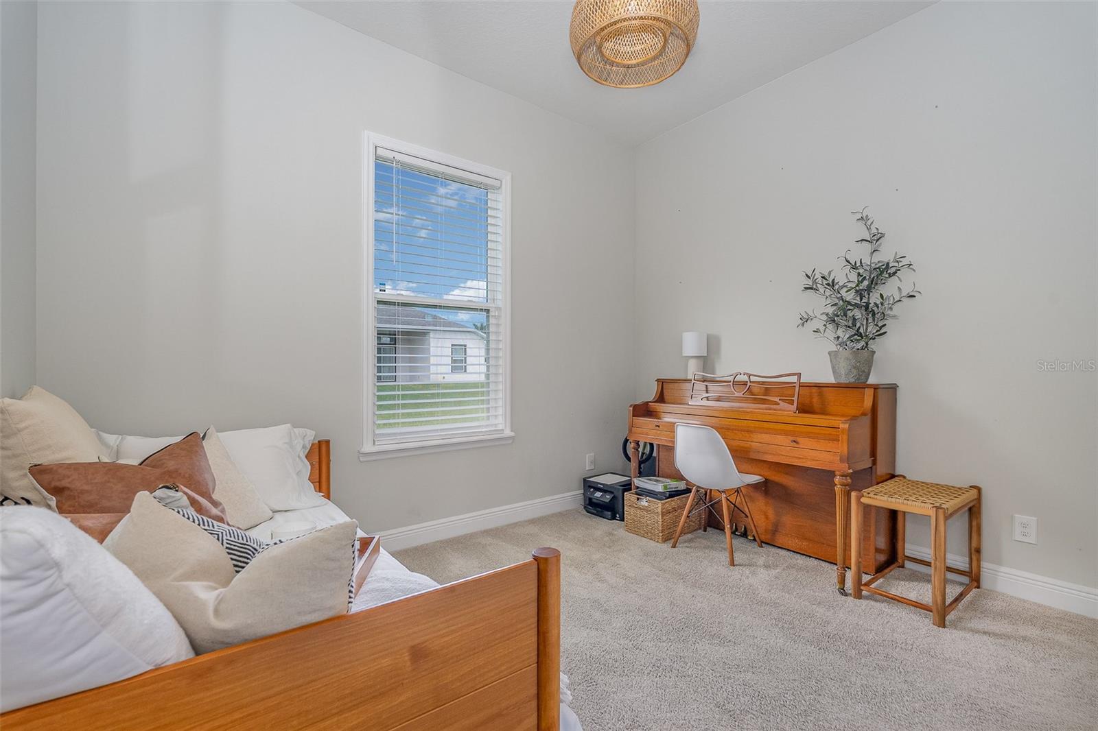 Listing photo id 17 for 1140 Aranceto Circle