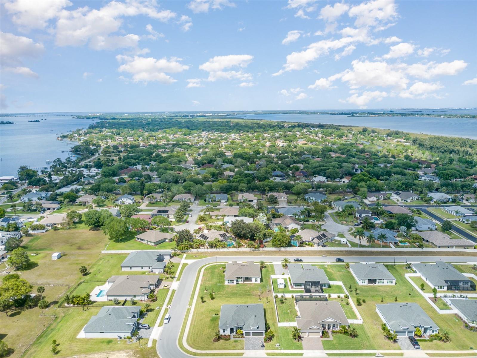 Listing photo id 25 for 1140 Aranceto Circle