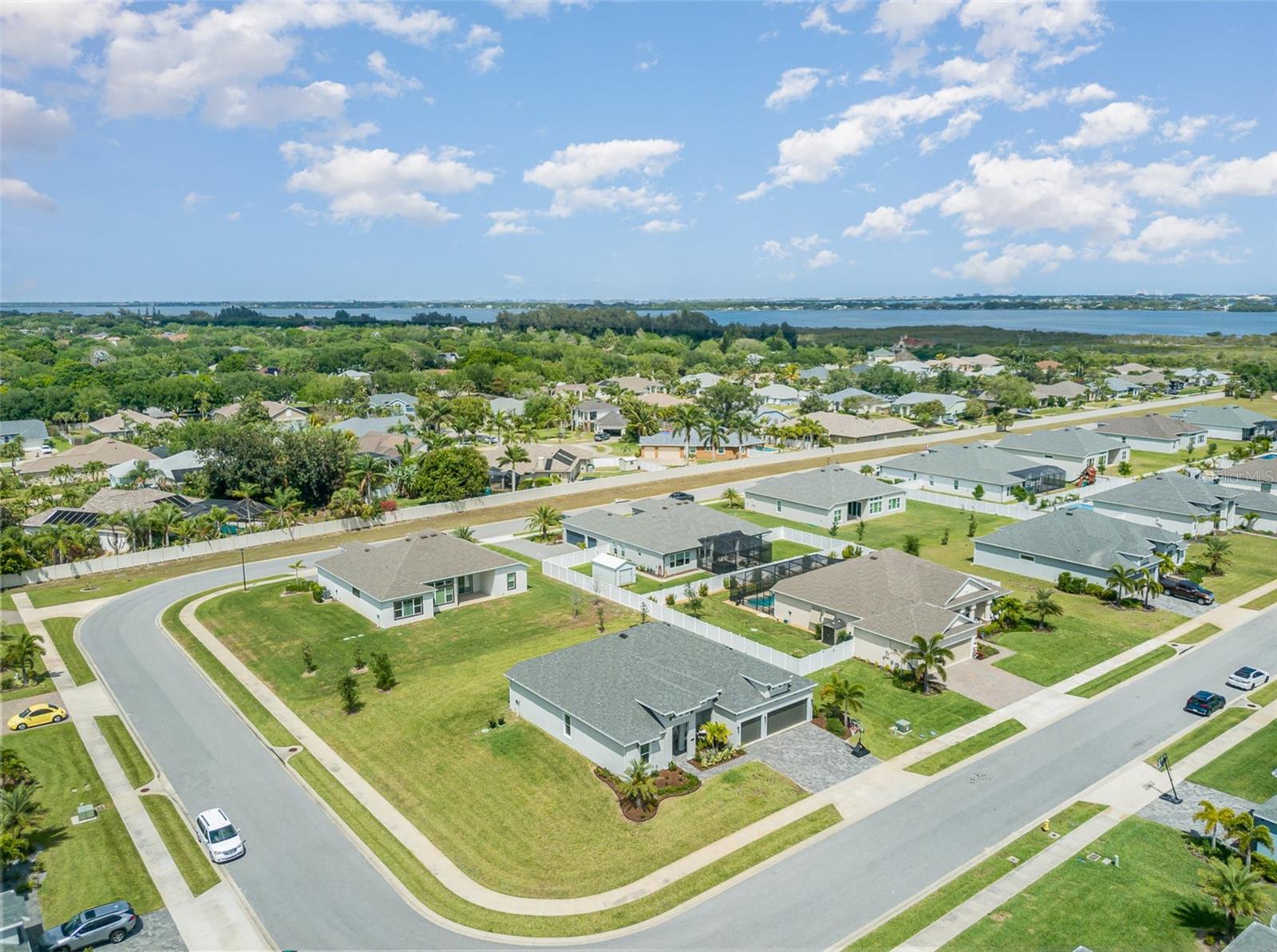 Listing photo id 27 for 1140 Aranceto Circle