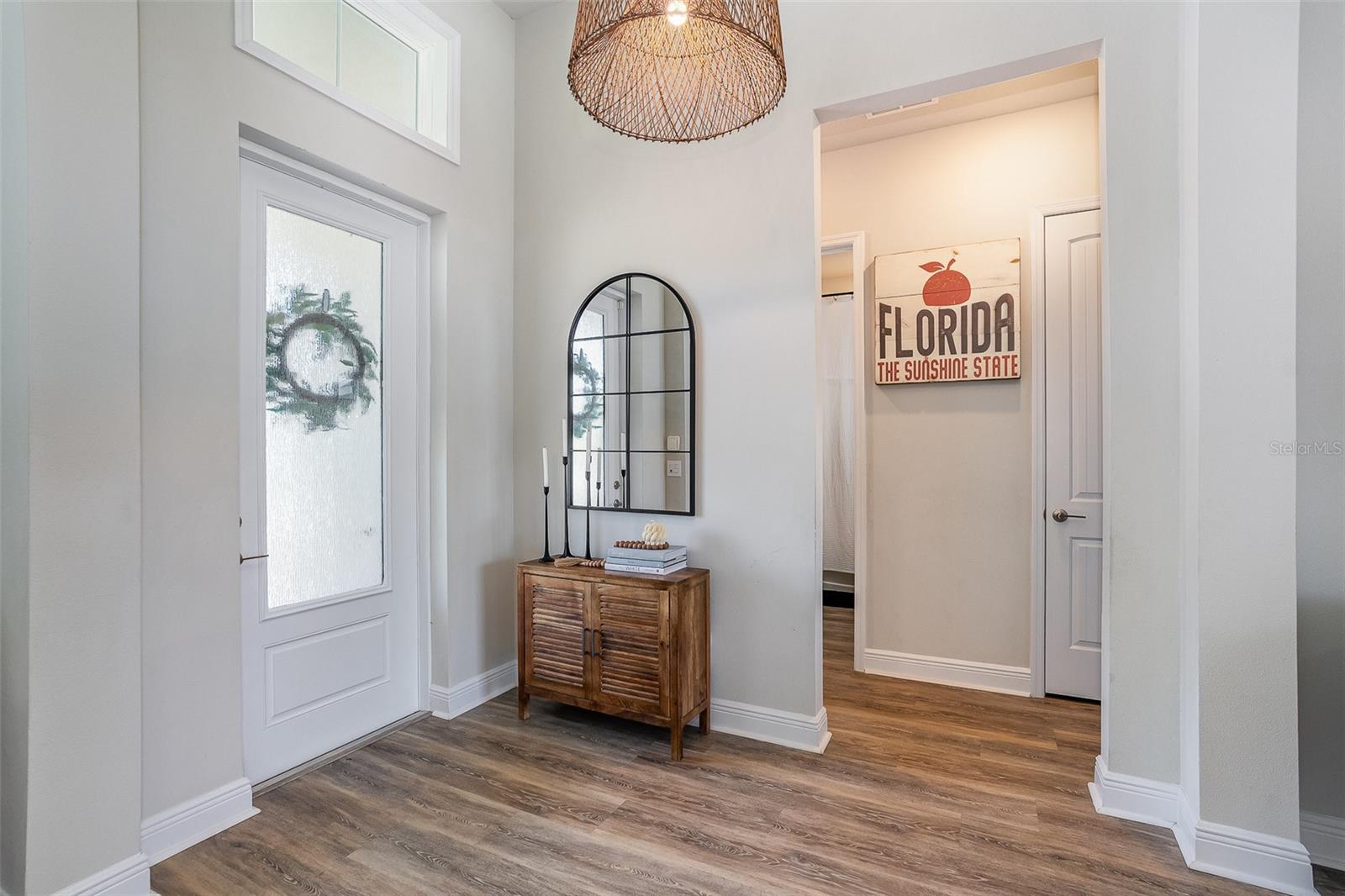 Listing photo id 1 for 1140 Aranceto Circle