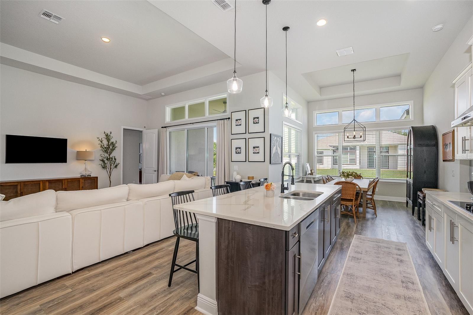 Listing photo id 5 for 1140 Aranceto Circle