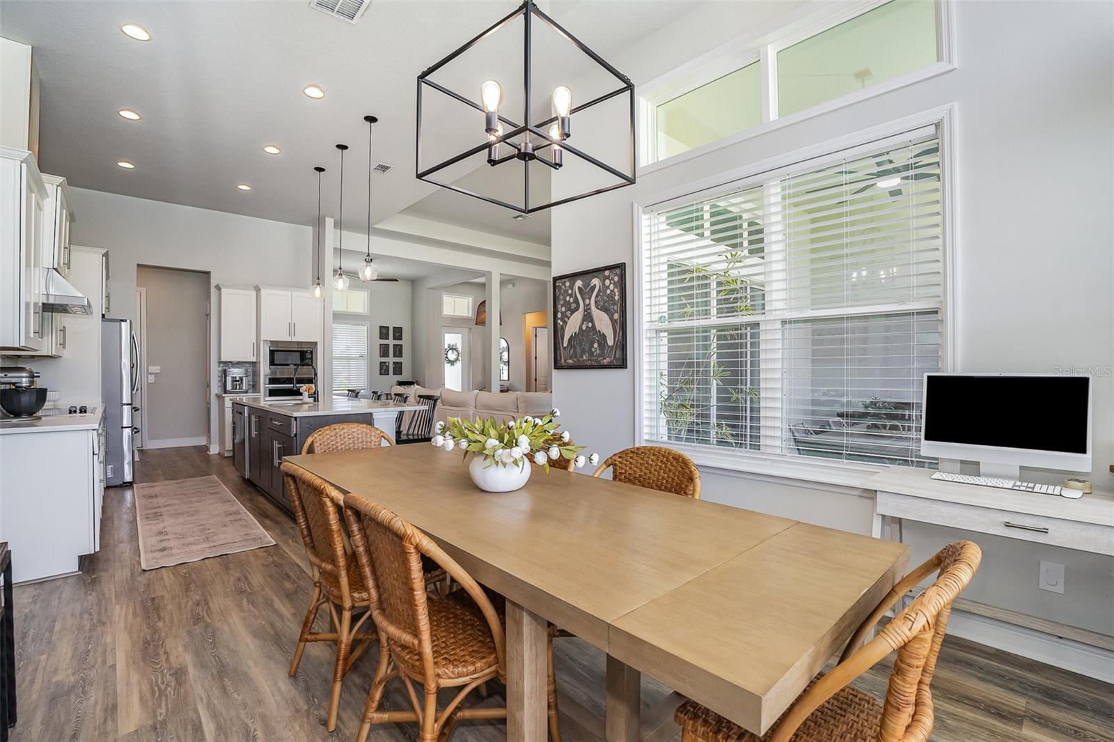 Listing photo id 7 for 1140 Aranceto Circle