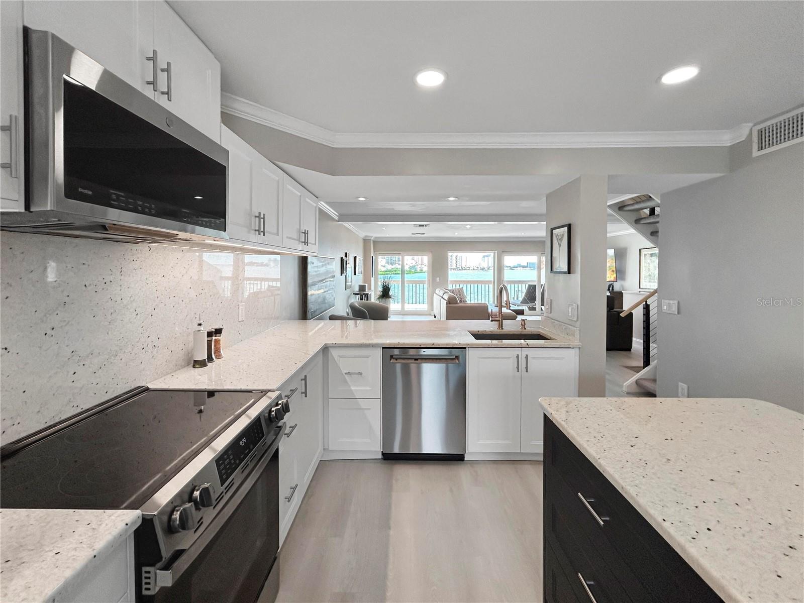 Image 10 of 31 For 152 Marina Del Rey Court
