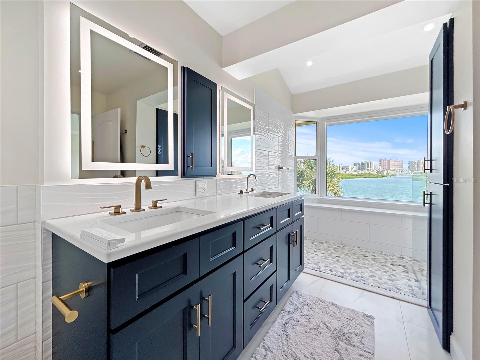 Image 19 of 31 For 152 Marina Del Rey Court