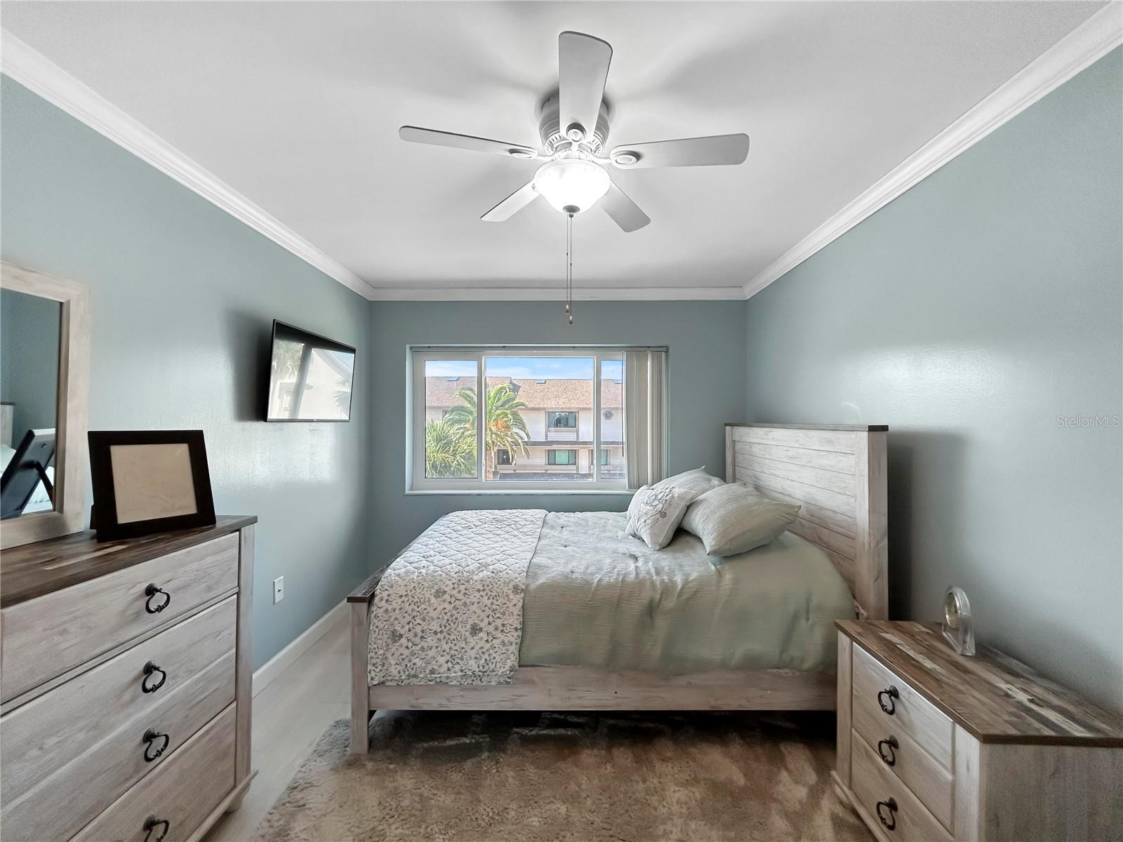 Image 21 of 31 For 152 Marina Del Rey Court