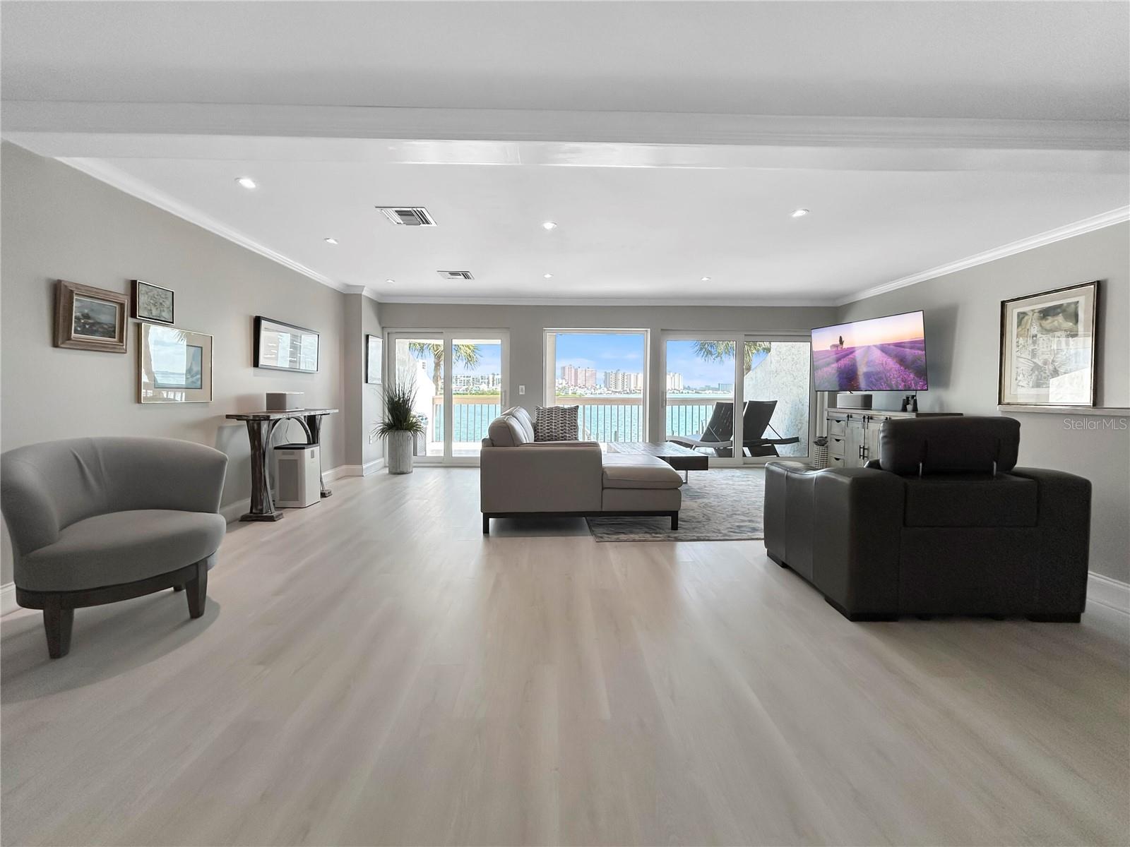Image 4 of 31 For 152 Marina Del Rey Court