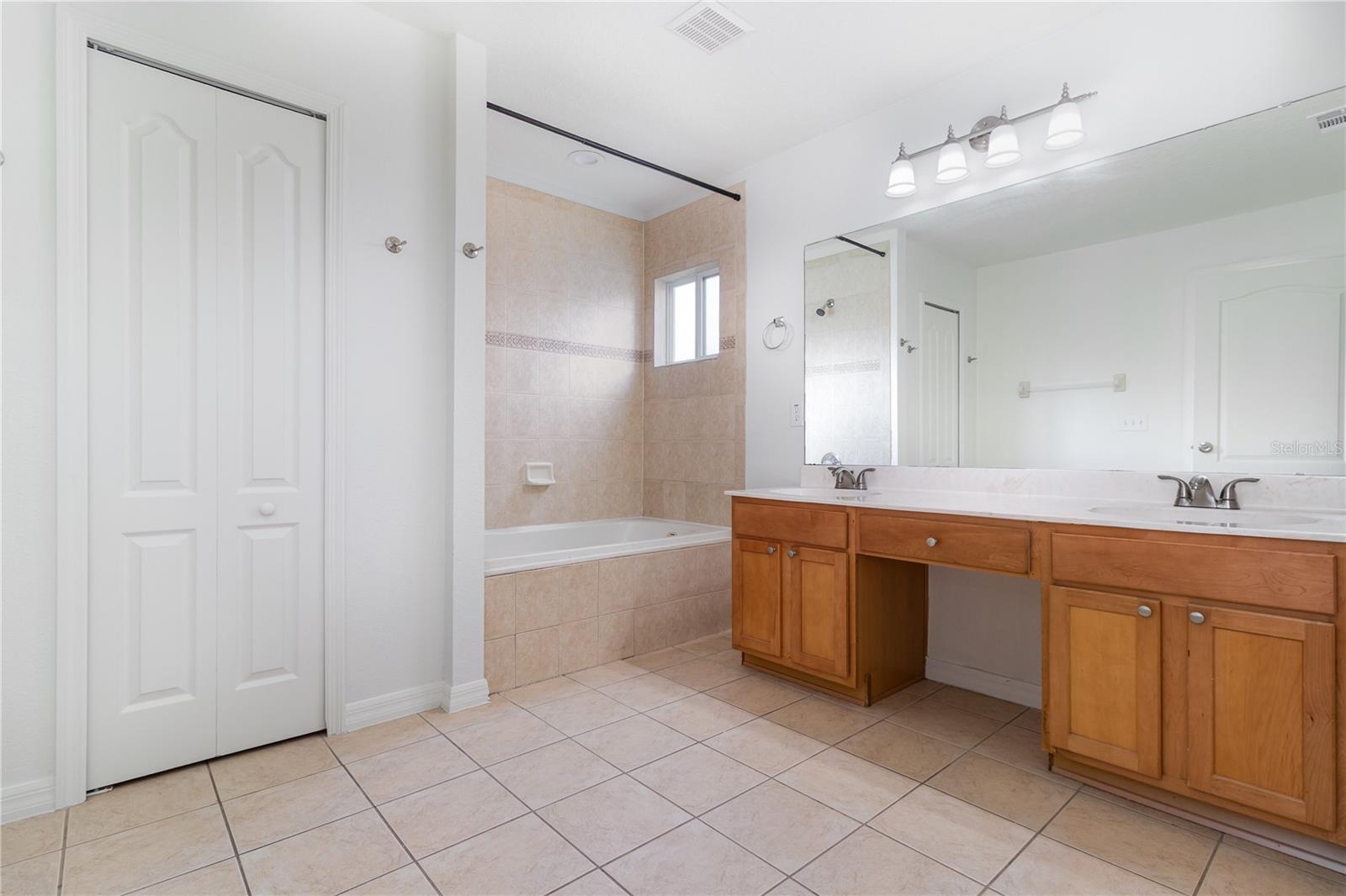Image 10 of 15 For 1712 Portcastle Circle