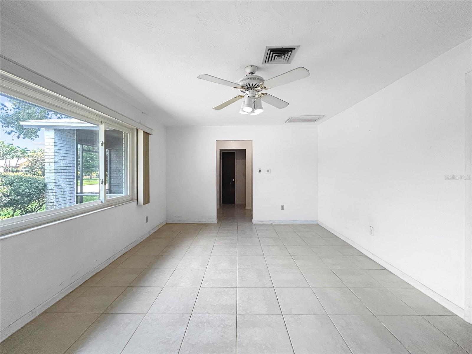 Image 8 of 22 For 12446 88th Avenue