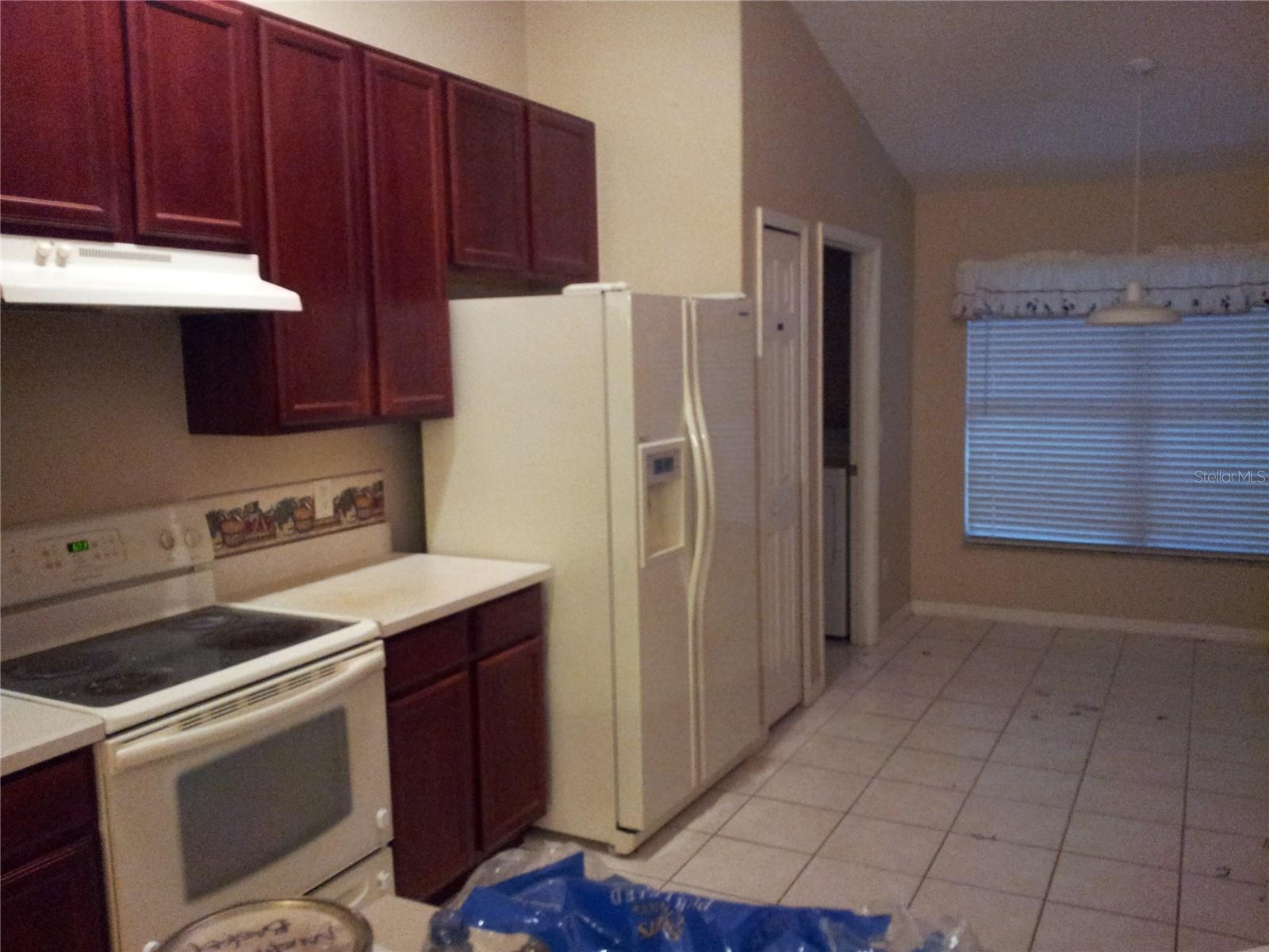 Image 3 of 24 For 19527 Glen Elm Way