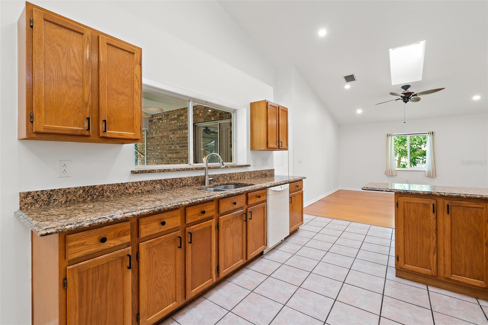 Image 5 of 50 For 6839 Ackerman Avenue