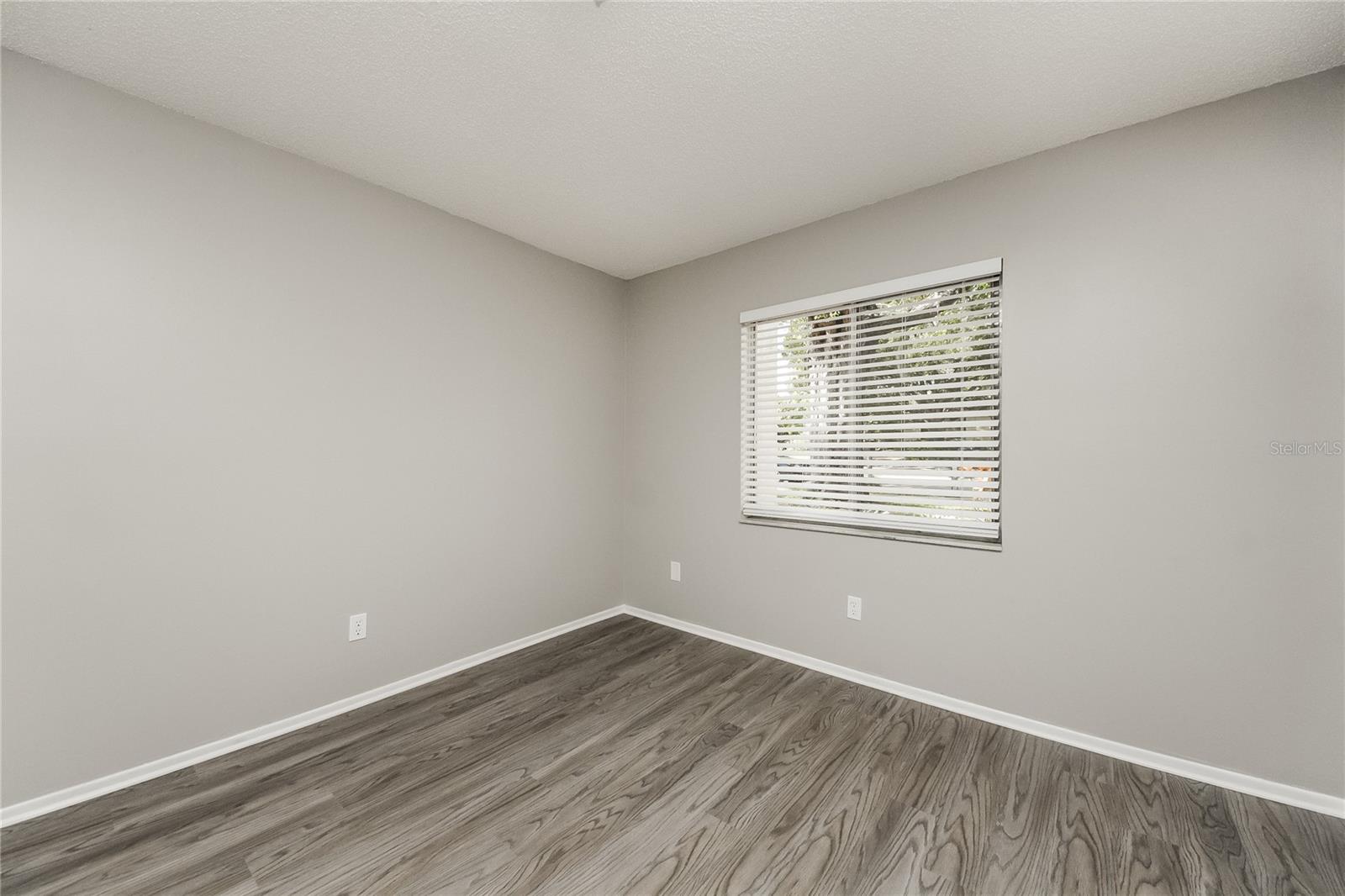 Image 11 of 16 For 1224 Russell Drive