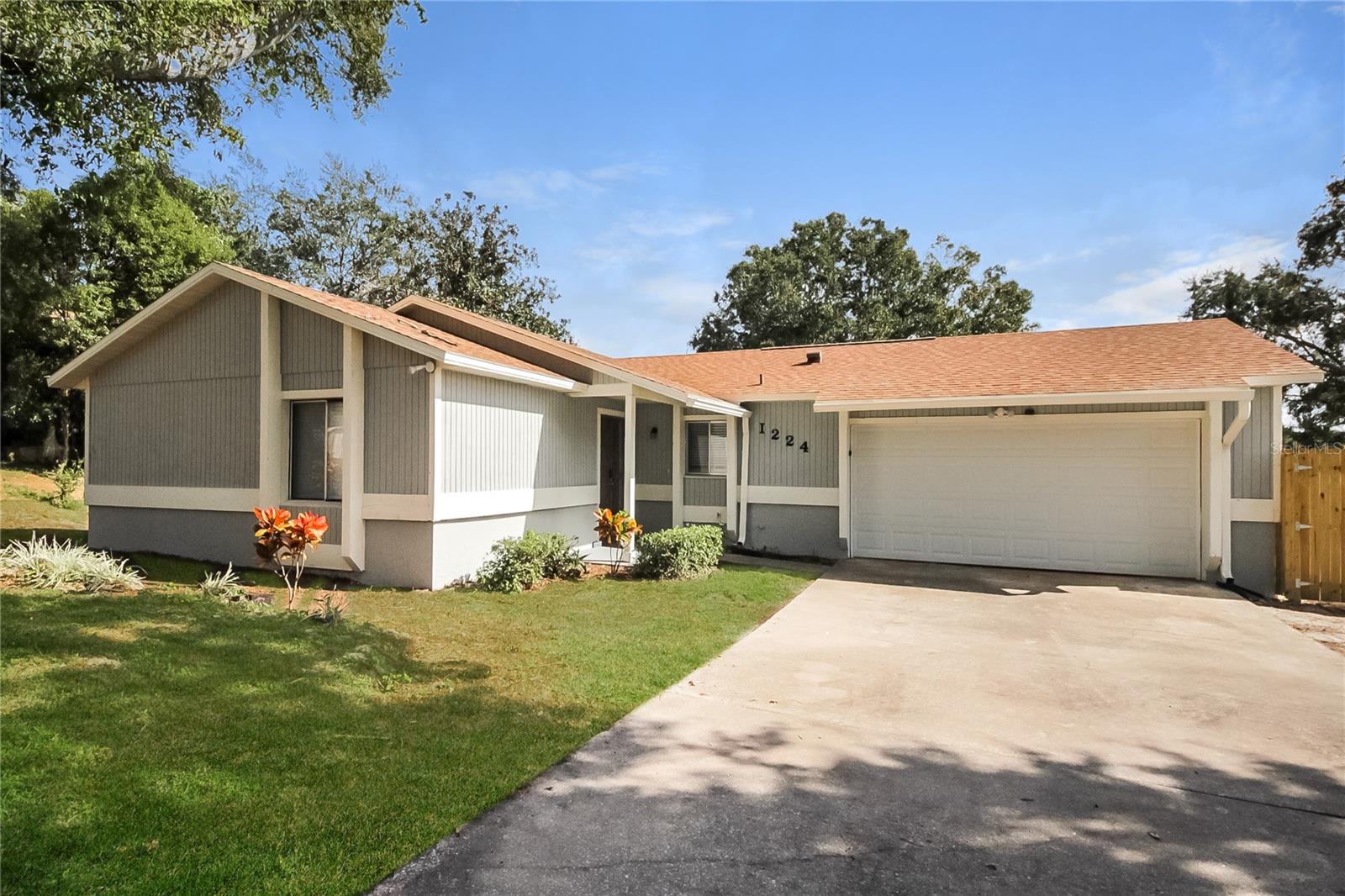 Image 3 of 16 For 1224 Russell Drive