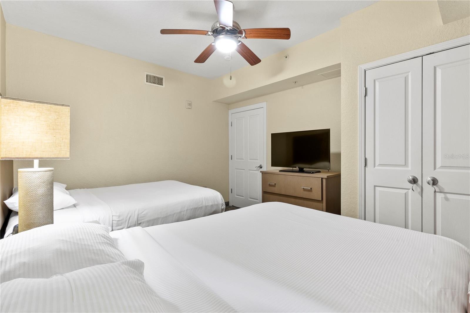 Image 10 of 18 For 12556 Floridays Resort Drive 505a