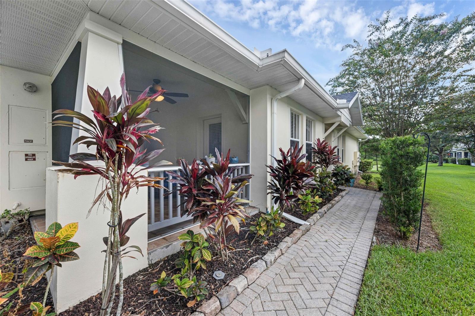 Image 4 of 40 For 9823 Tivoli Villa Drive