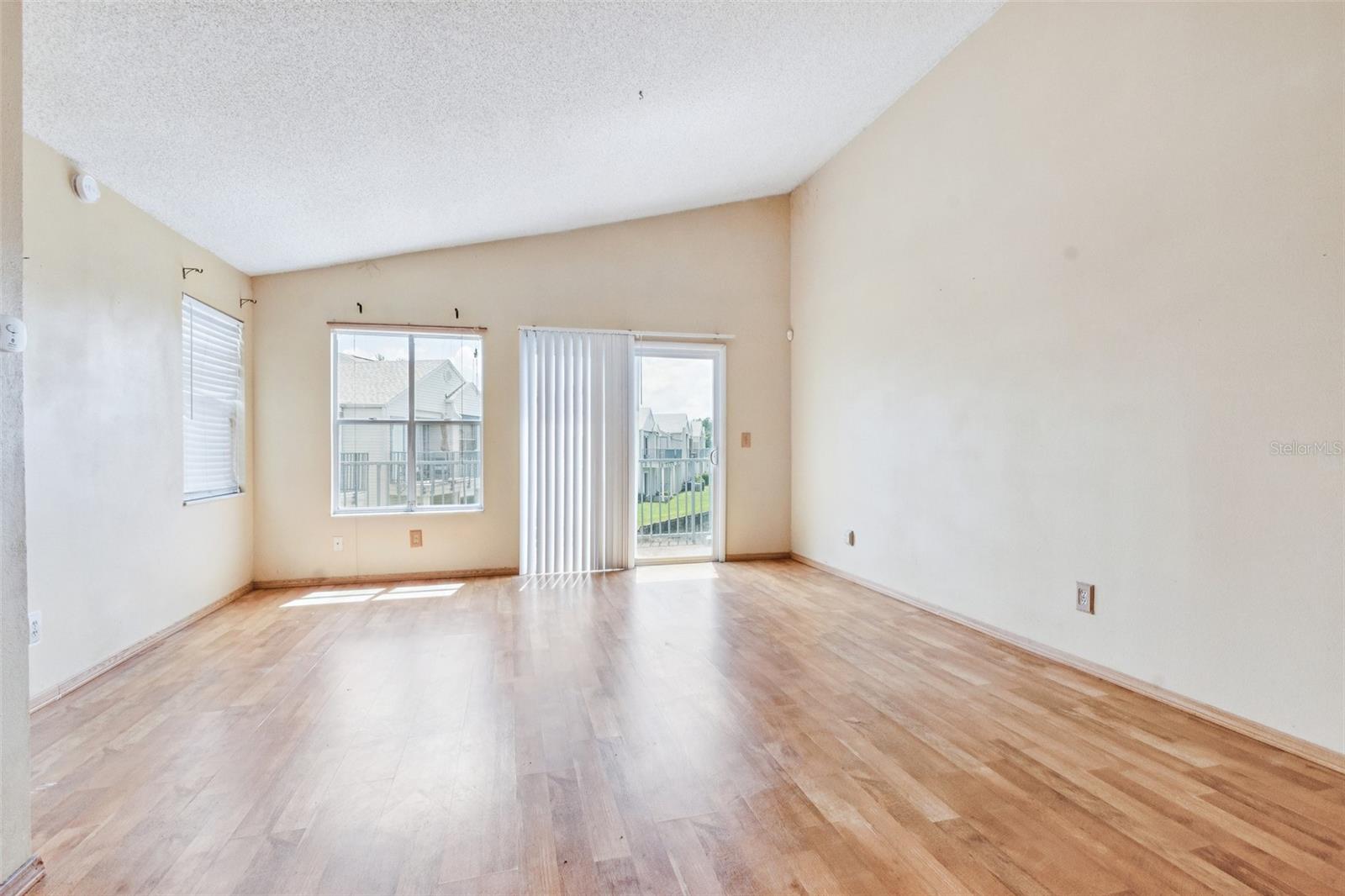 Image 12 of 20 For 2536 Woodgate Boulevard 201