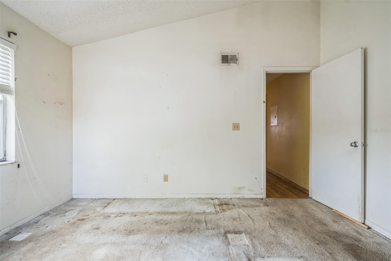 Image 14 of 20 For 2536 Woodgate Boulevard 201