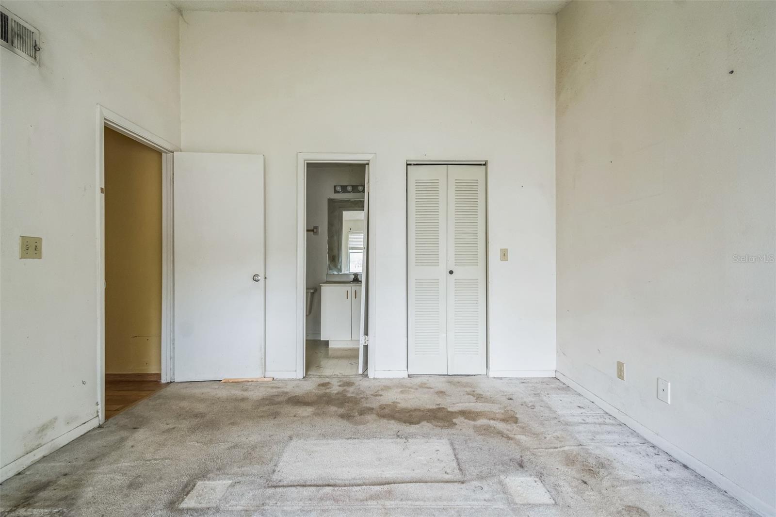 Image 15 of 20 For 2536 Woodgate Boulevard 201