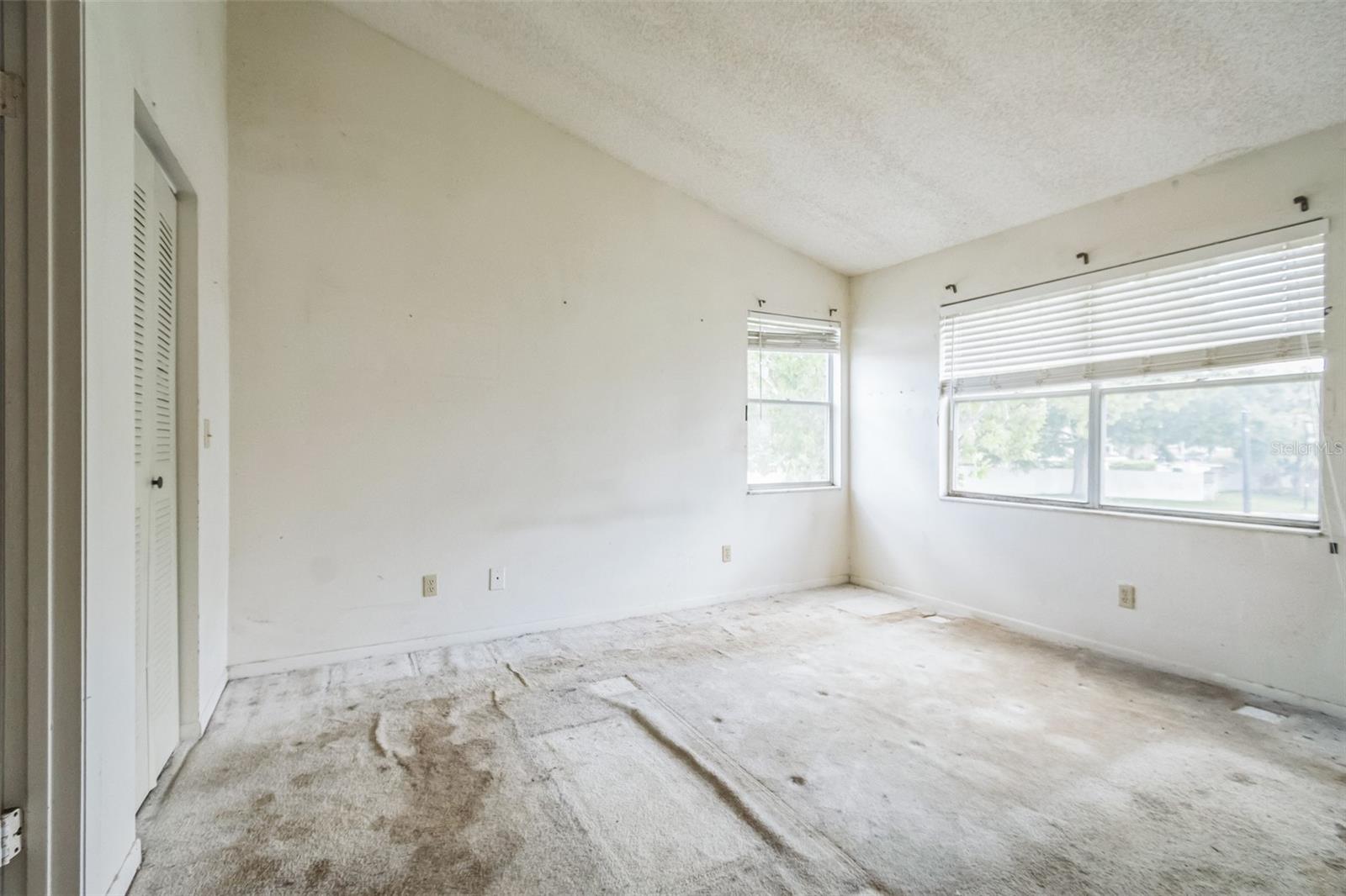 Image 16 of 20 For 2536 Woodgate Boulevard 201