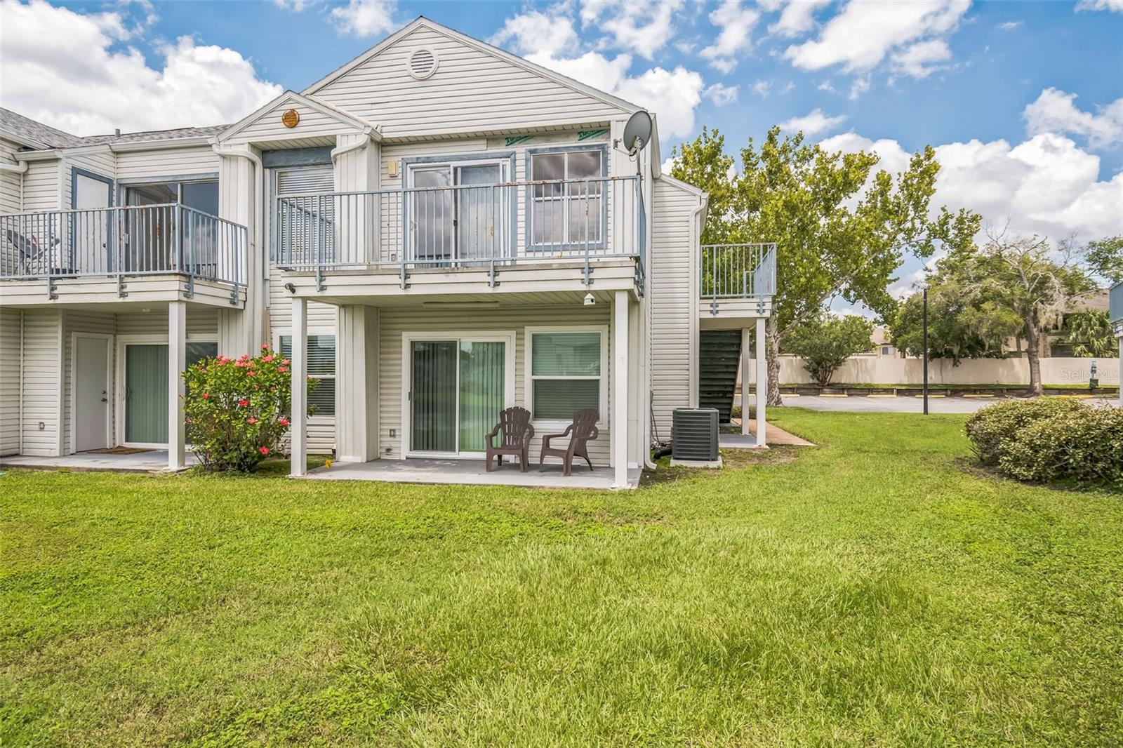 Image 2 of 20 For 2536 Woodgate Boulevard 201