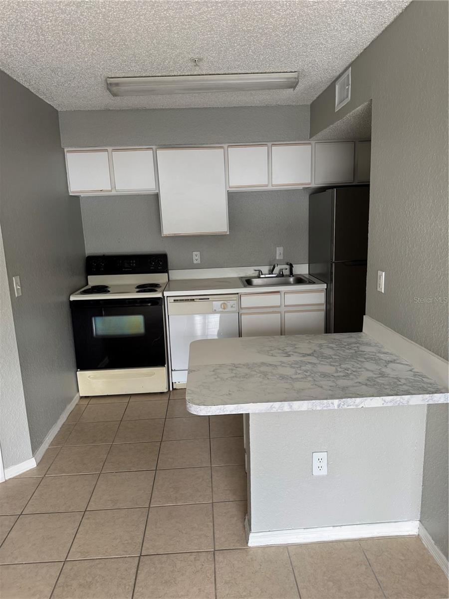 Image 4 of 10 For 2216 Grand Cayman Court 1432