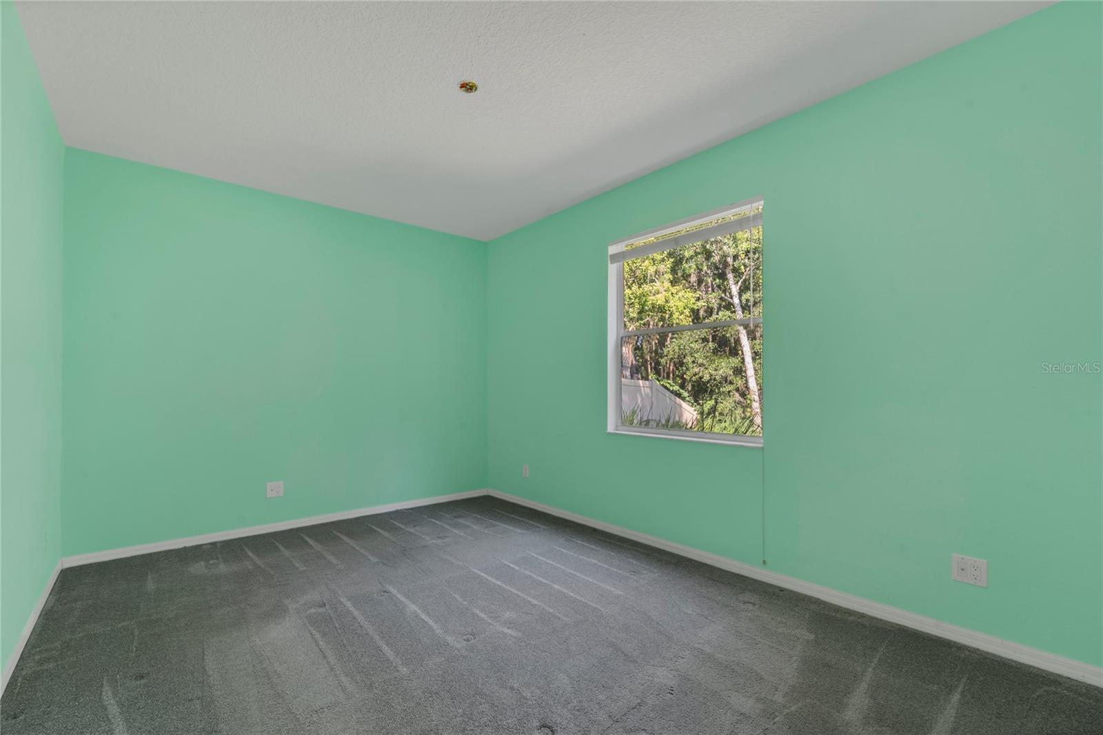 Image 22 of 32 For 27045 Silverleaf Way