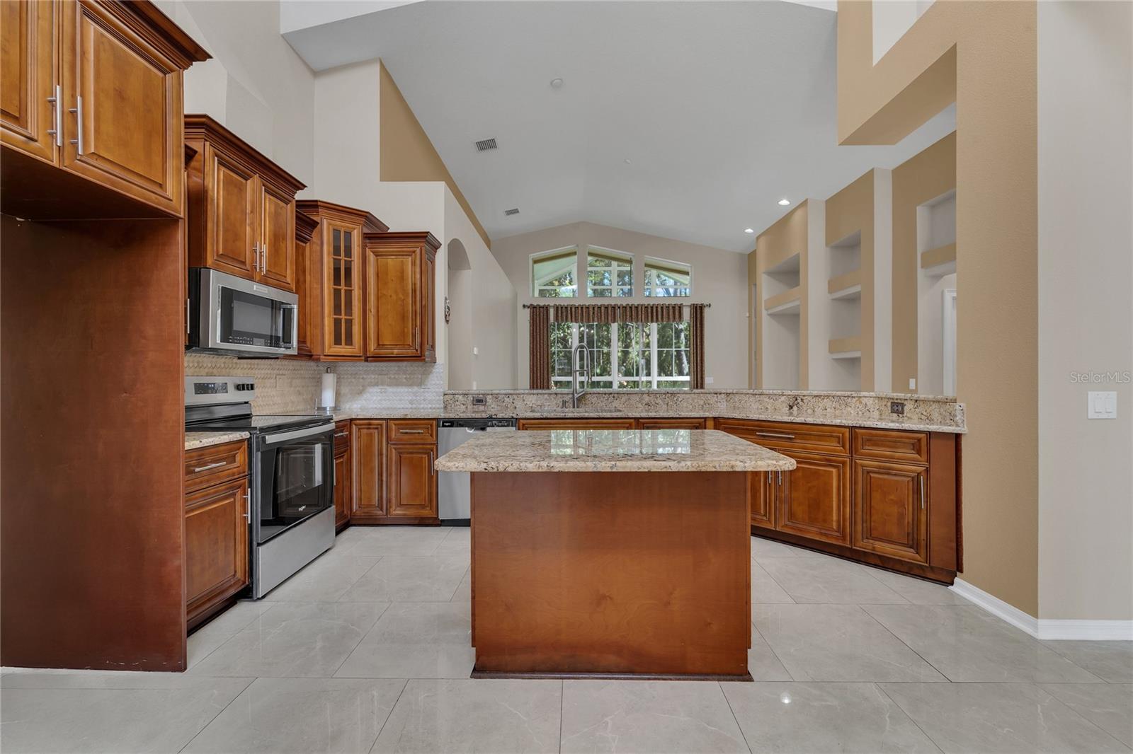 Image 6 of 32 For 27045 Silverleaf Way