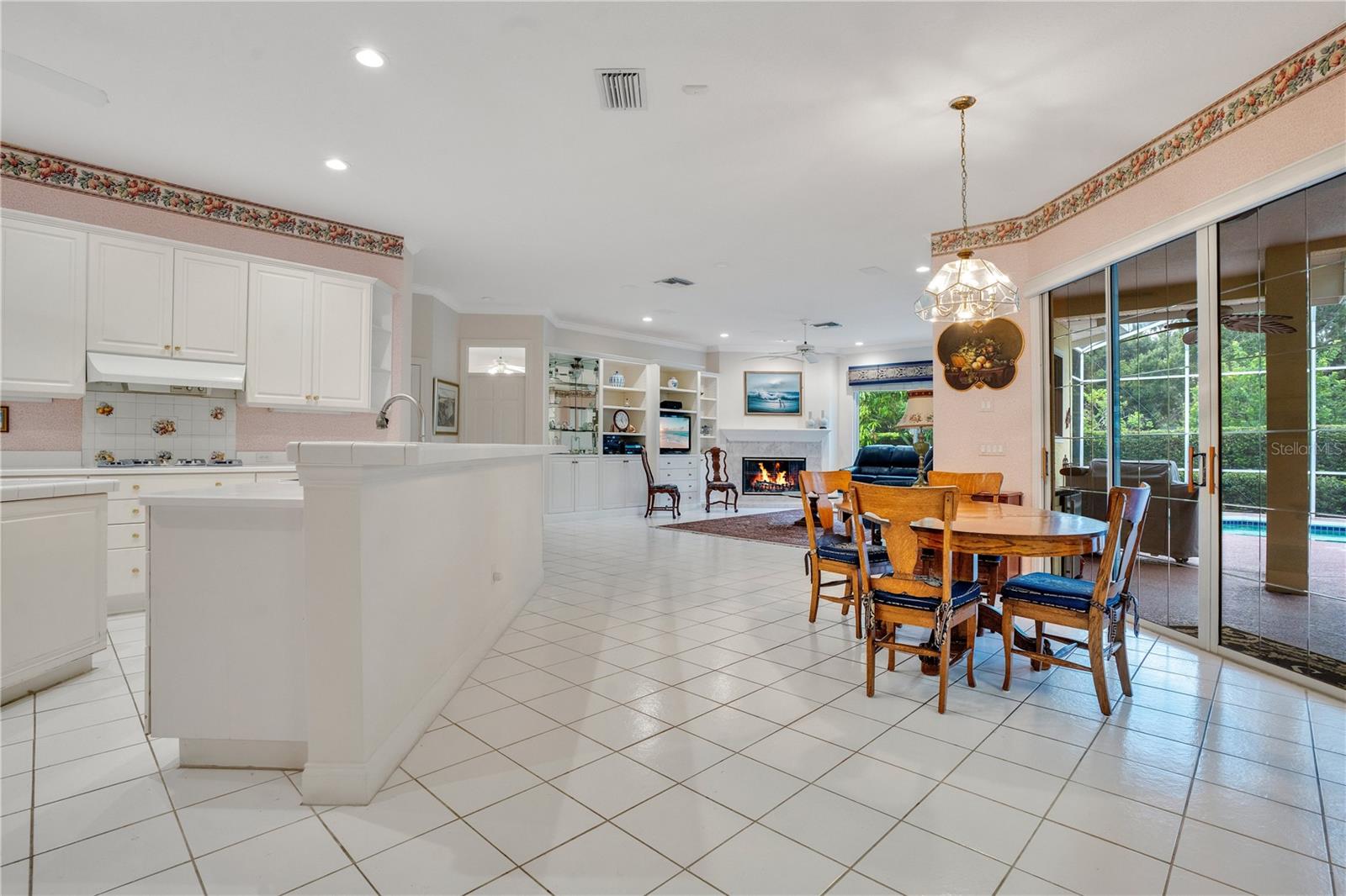Image 13 of 62 For 1833 Lake Grove Lane