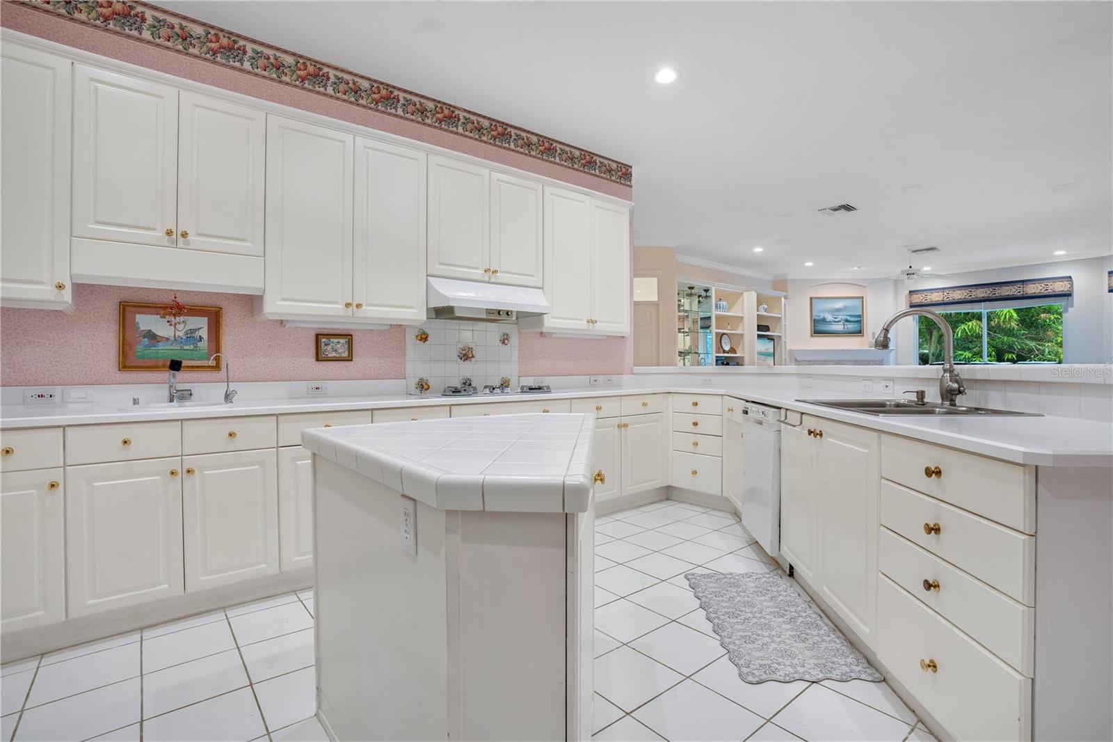 Image 16 of 62 For 1833 Lake Grove Lane