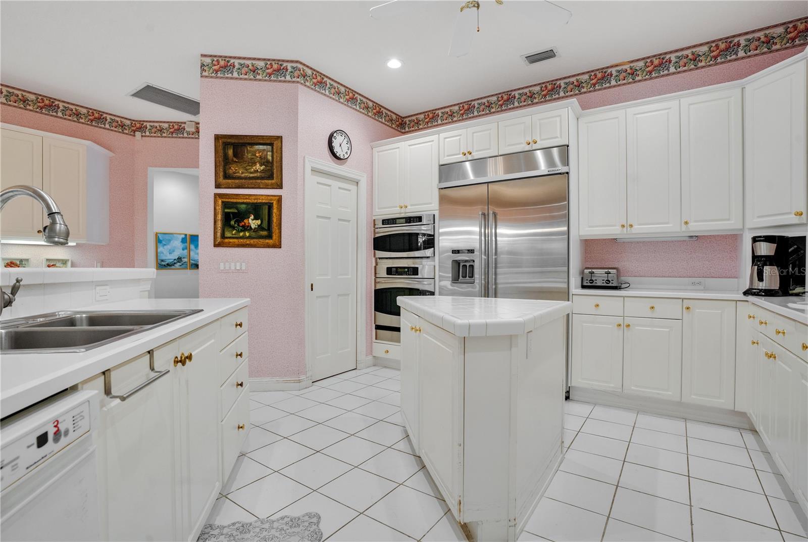 Image 18 of 62 For 1833 Lake Grove Lane