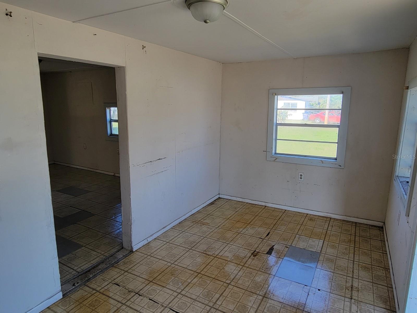 Image 3 of 6 For 12325 Lakeshore Drive