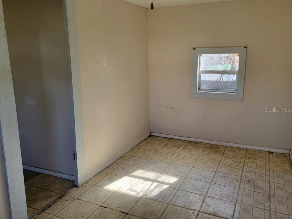 Image 6 of 6 For 12325 Lakeshore Drive